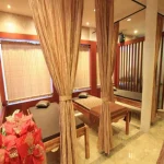 Arsitektur hotel ini kuno khas Belanda. Hal ini karena Hotel Salak The Heritage sudah ada sejak masa penjajahan Hindia Belanda di nusantara.