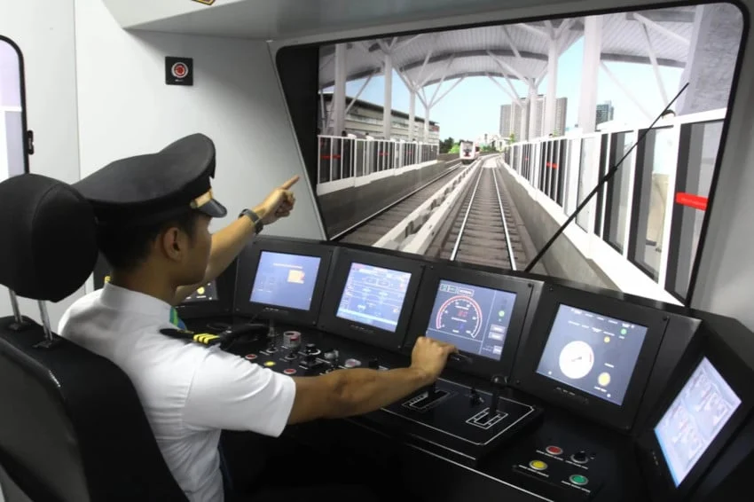 Loading…Jurusan perkeretaapian menjadi salah satu program studi yang mulai banyak diminati calon mahasiswa di Indonesia. Foto/SINDOnews.