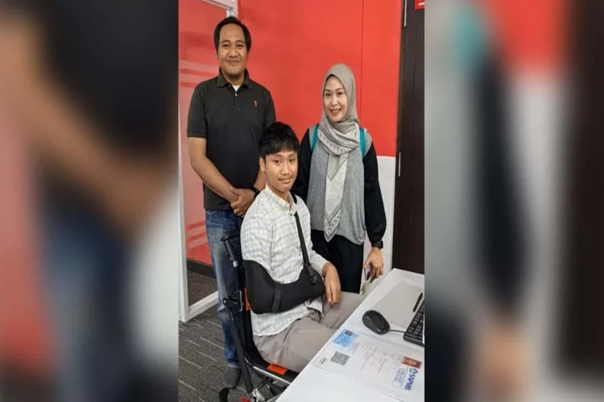 Loading…Peserta UTBK SNBT 2026 di IPB University, Athalla Shaquille Bayanaka dan orang tuanya. Foto/IPB University.